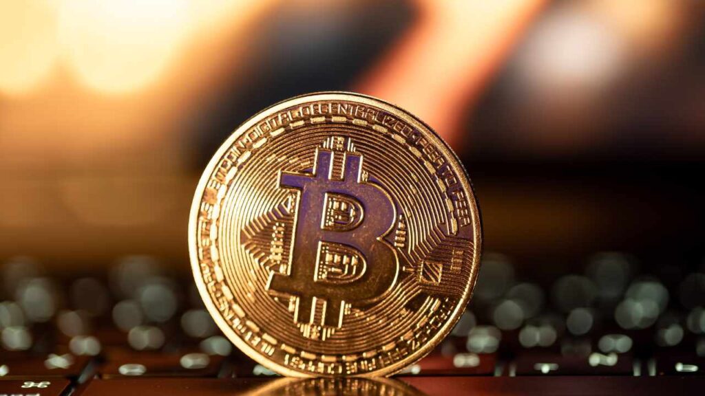 Bitcoin phục hồi, nhưng hoạt động bán ra của các tổ chức vẫn tiếp diễn trong bối cảnh dòng vốn ETF chảy ra