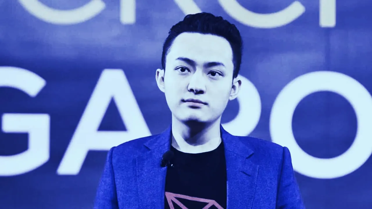 Tron đối mặt với sự thay đổi chiến lược khi Justin Sun lên kế hoạch tăng lượng Bitcoin nắm giữ.