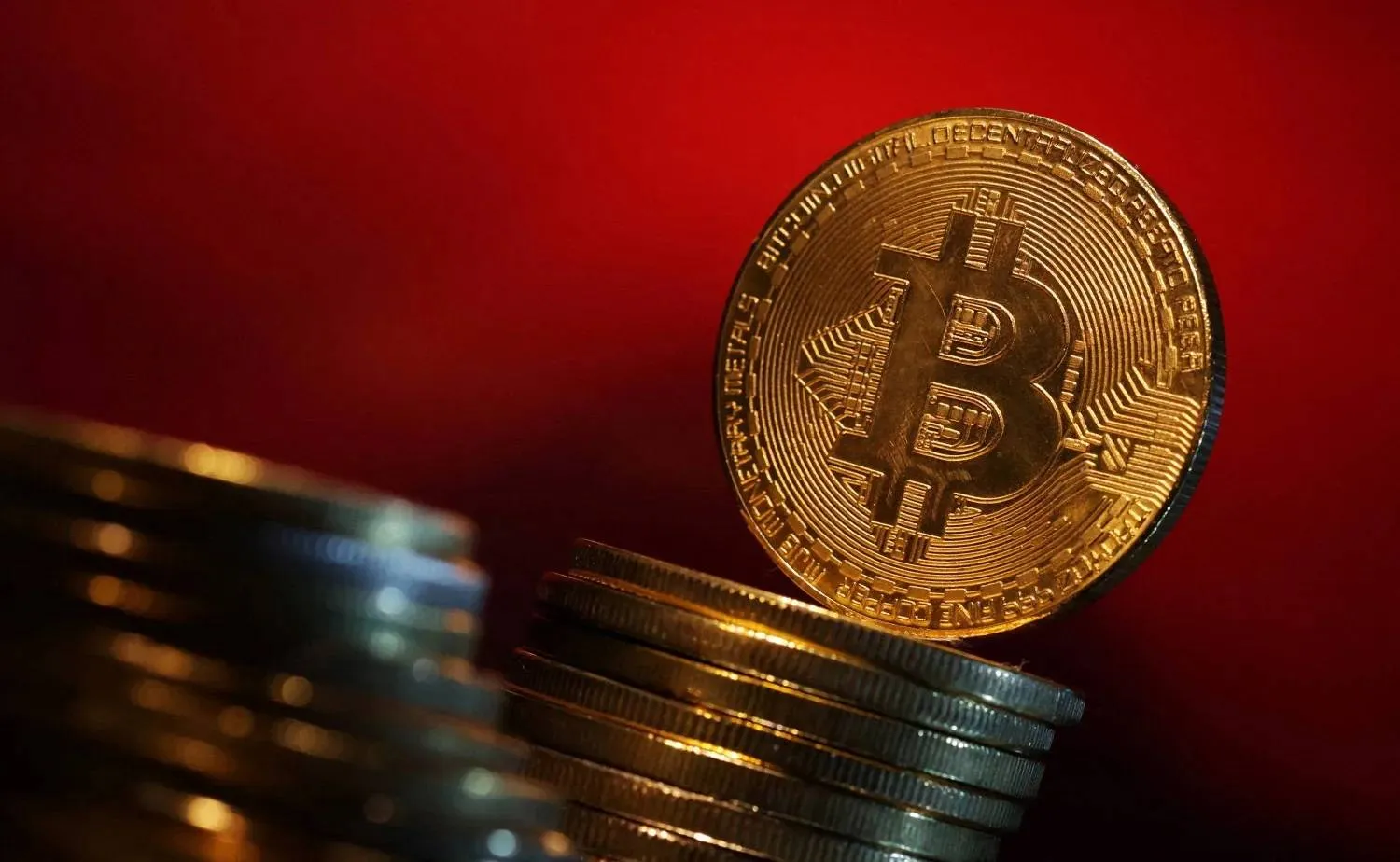 Bitcoin tăng vọt lên 71.500 đô la khi Trump tạm dừng các cuộc tấn công vào Iran.